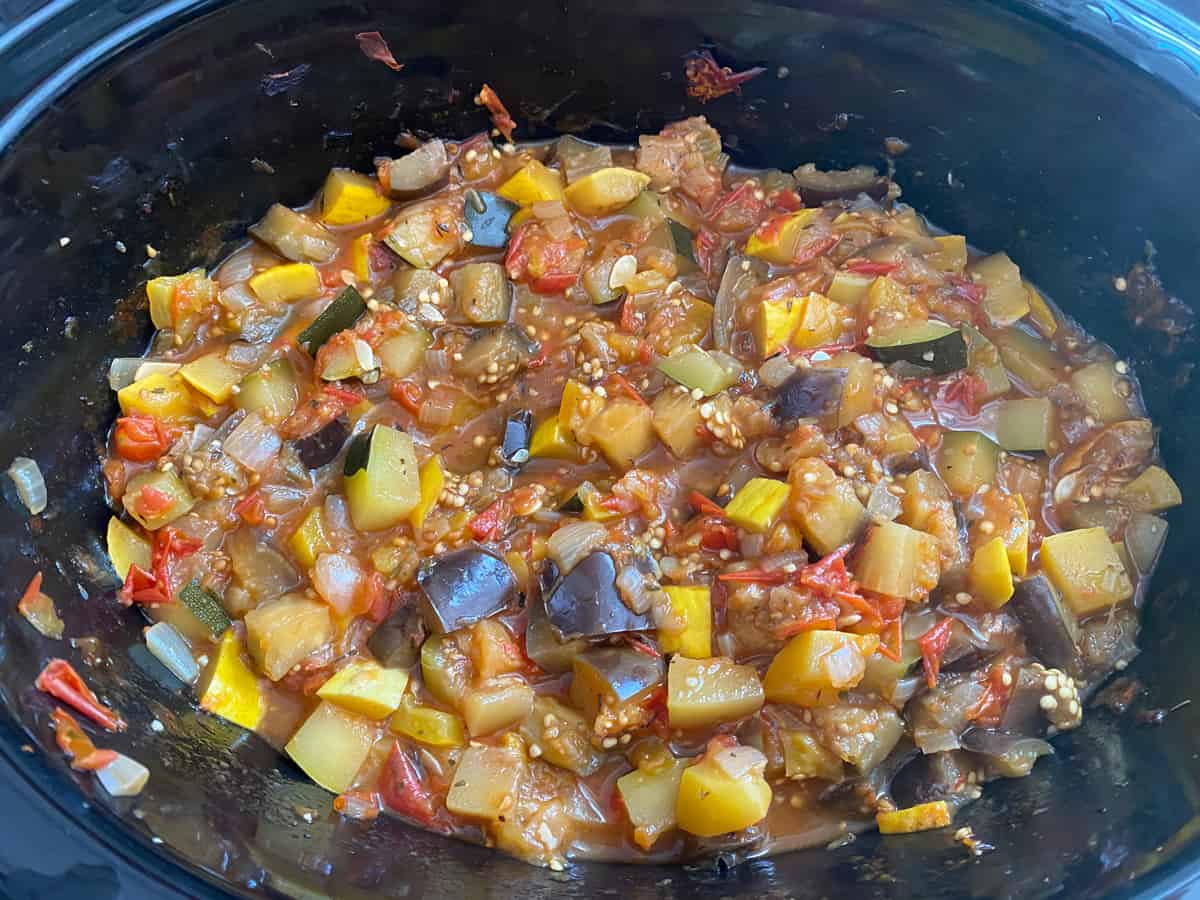 https://beingnutritious.com/wp-content/uploads/2023/08/Cooked-Ratatouille.jpg